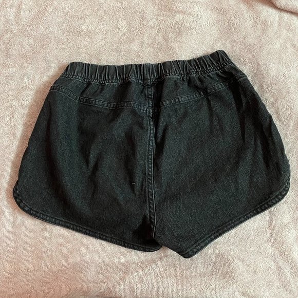Women's Casual Short Black, Size 9-10 - Picture 2 of 5